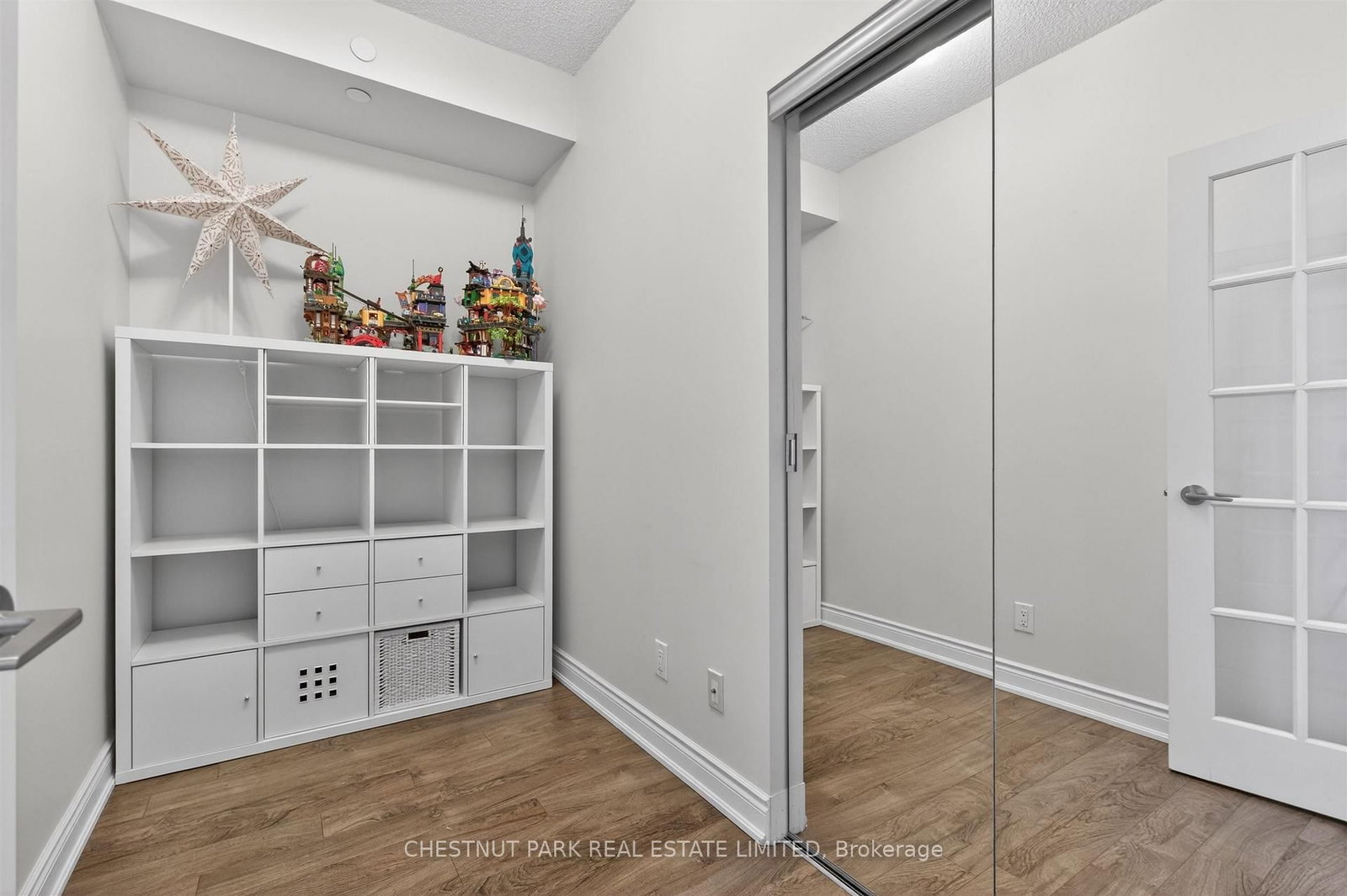 277 South Park Road, Unit 1109 - Photo 18