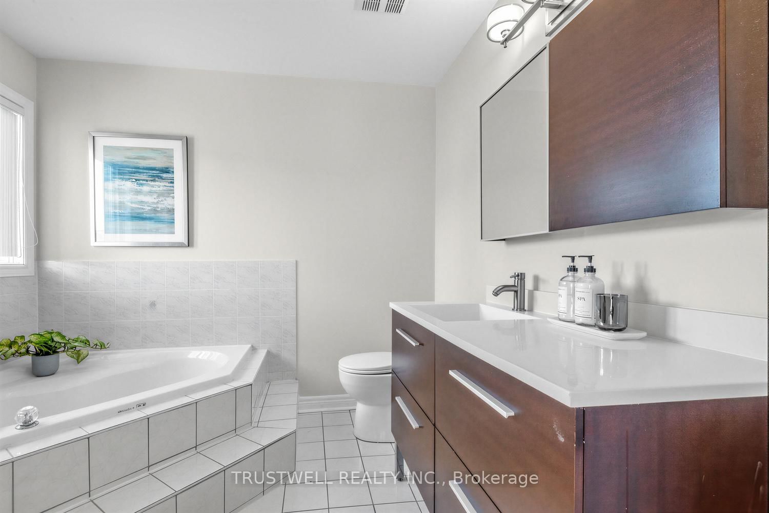 Townhouse for sale at 32 Orchid Road, Markham, Ontario, L3T 7T6 - Commerce Valley - MLS: N13001320