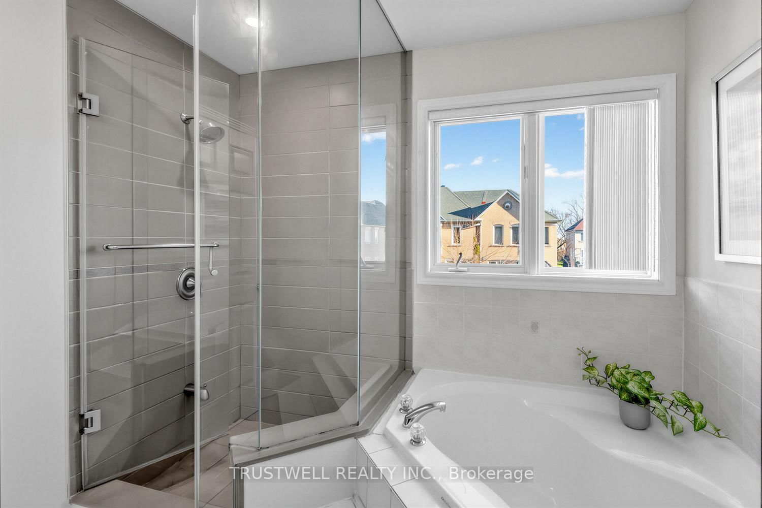 Townhouse for sale at 32 Orchid Road, Markham, Ontario, L3T 7T6 - Commerce Valley - MLS: N13001320