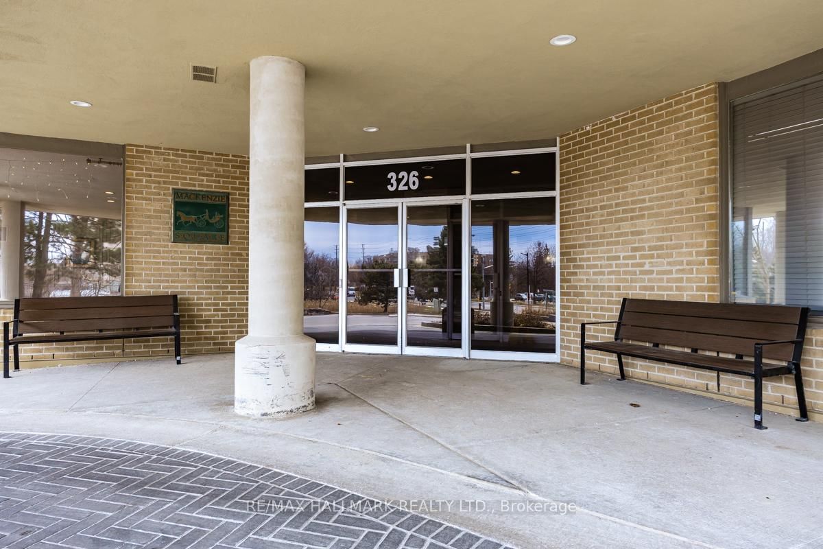 326 Major Mackenzie Drive E, Unit 511 - Photo 3