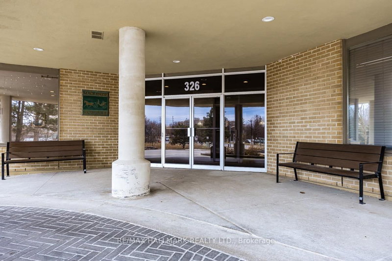 511 - 326 Major Mackenzie Dr E, Richmond Hill, L4C 8T4 | Image 3