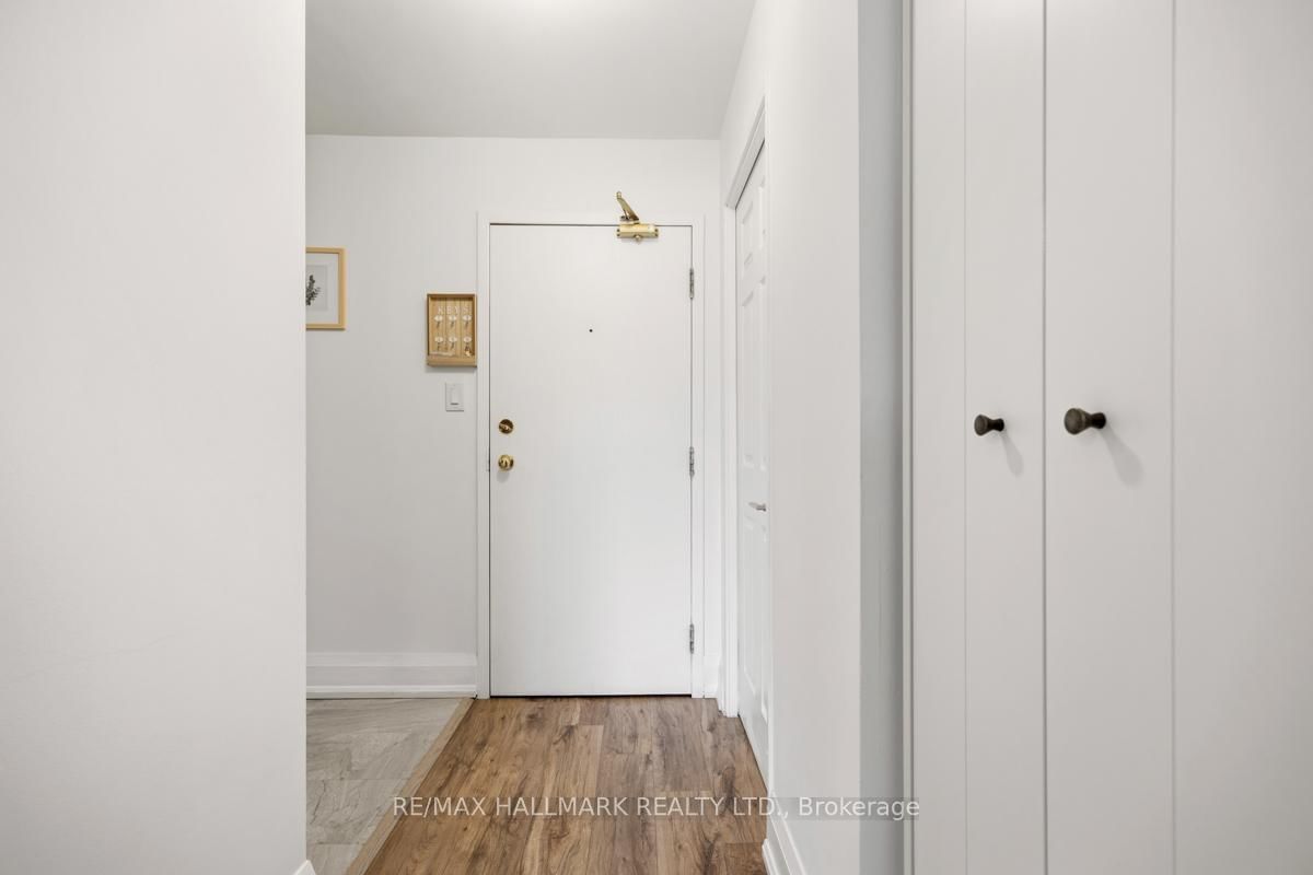 326 Major Mackenzie Drive E, Unit 511 - Photo 4