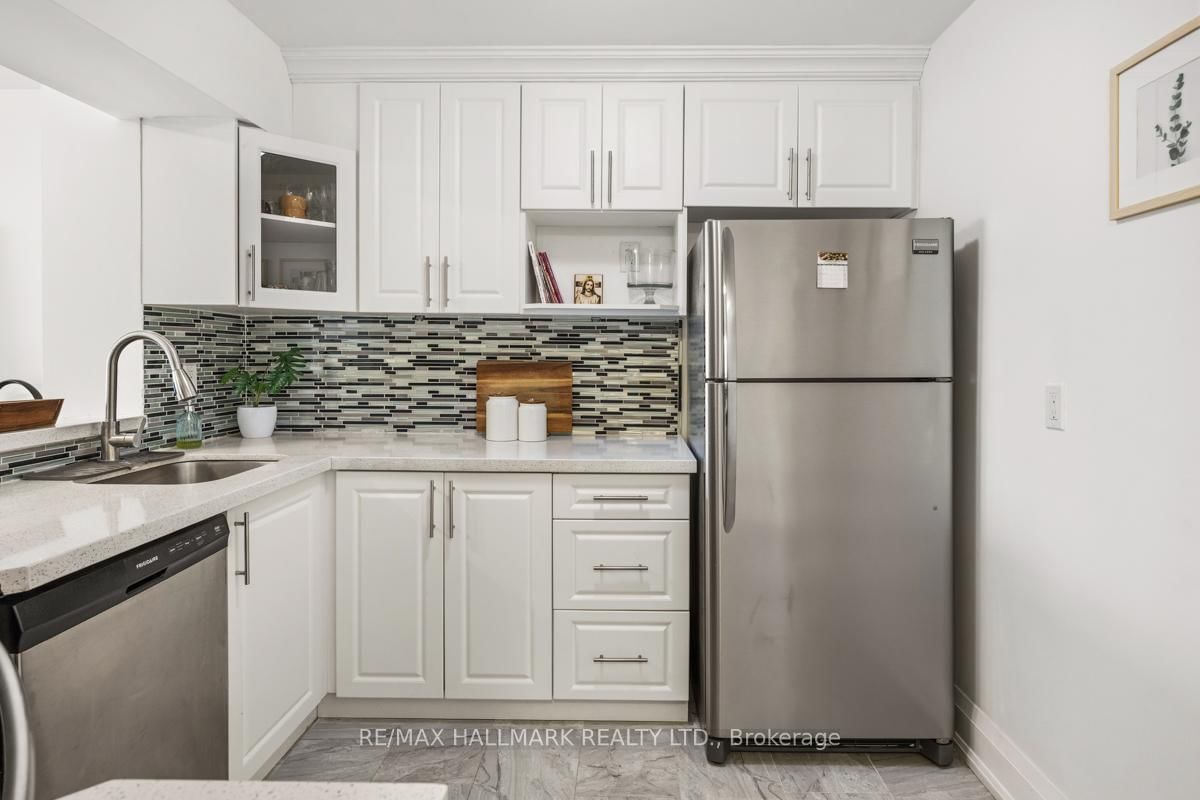 326 Major Mackenzie Drive E, Unit 511 - Photo 5