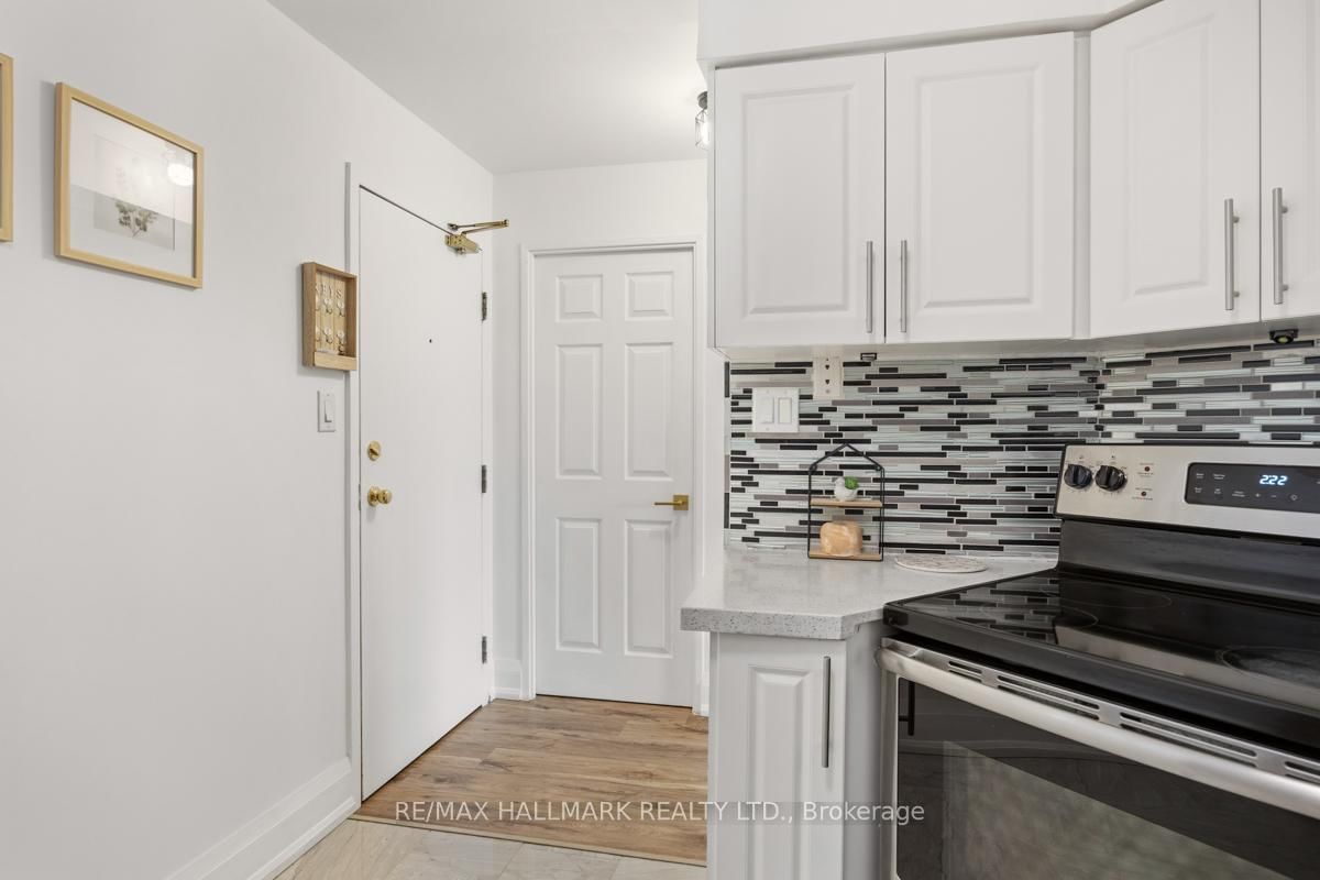 326 Major Mackenzie Drive E, Unit 511 - Photo 7