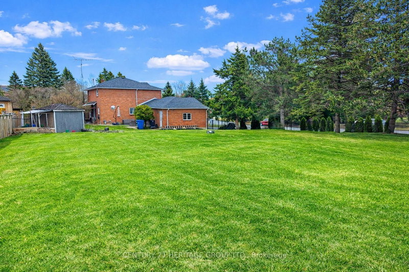 80 Findlay Ave, King, L7B 1E1 | Image 2