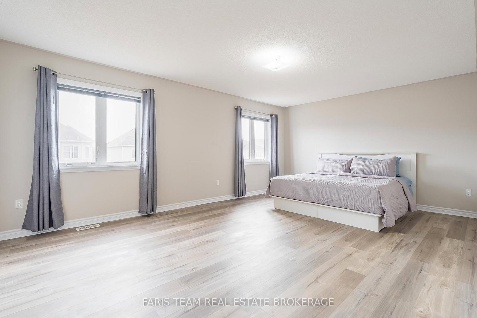 Detached House for sale at 111 Latimer Avenue, Essa, Ontario, L3W 0N1 - Angus - MLS: N13001416