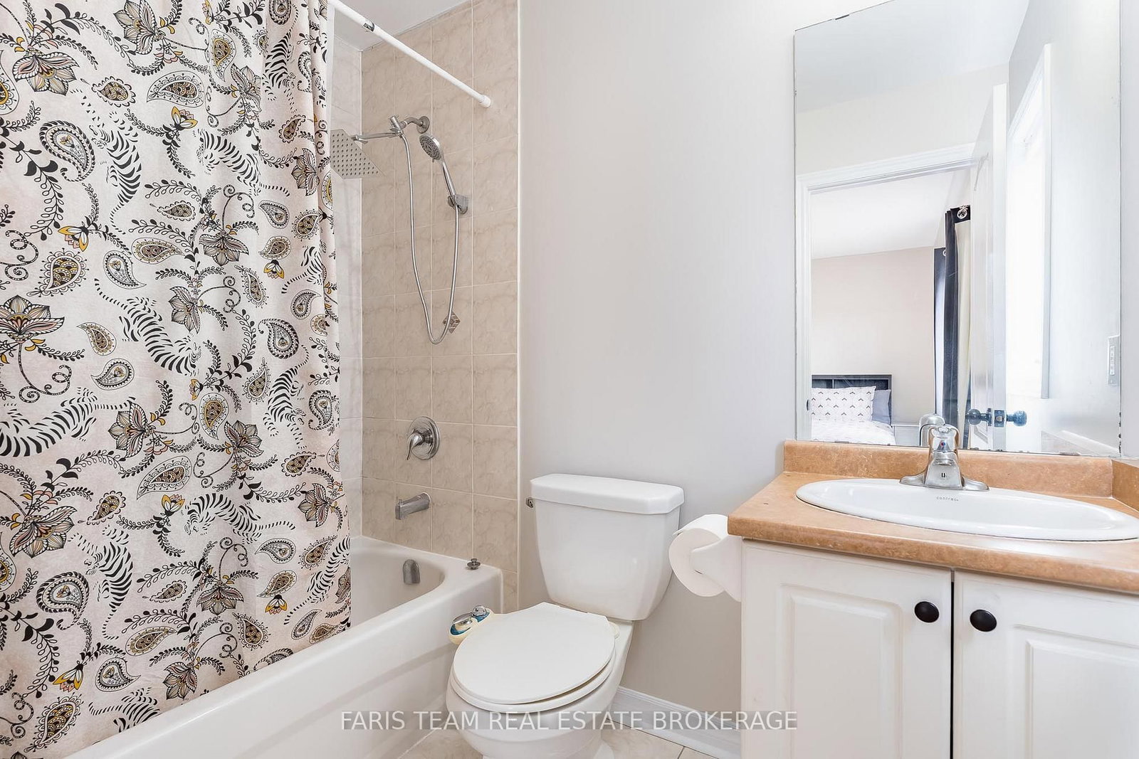 Detached House for sale at 111 Latimer Avenue, Essa, Ontario, L3W 0N1 - Angus - MLS: N13001416