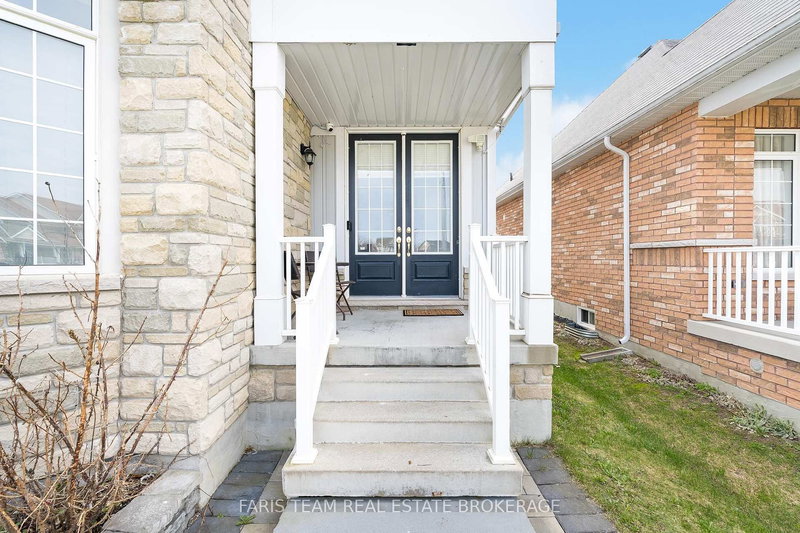 111 Latimer Ave, Essa, L3W 0N1 | Image 3