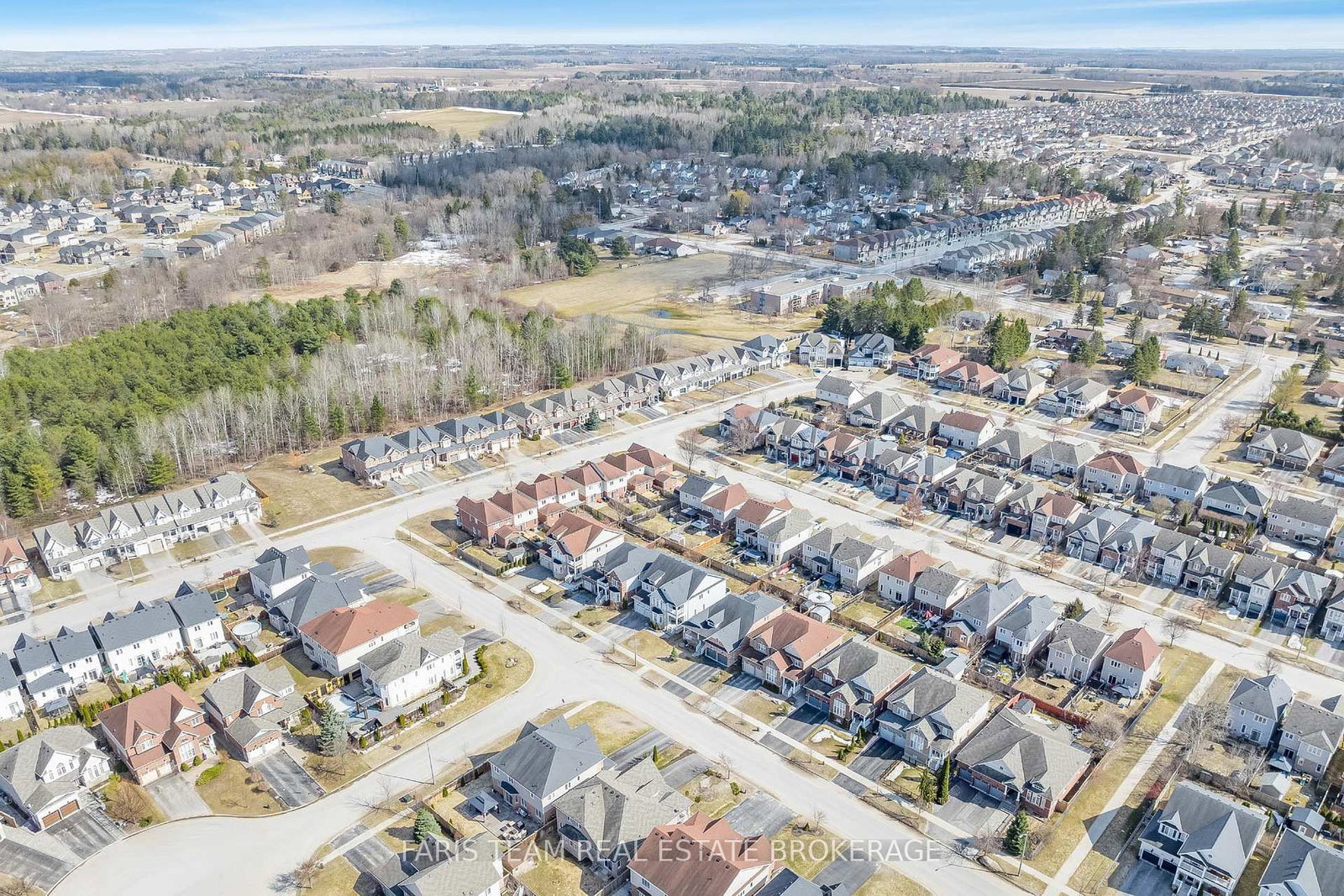 Detached House for sale at 111 Latimer Avenue, Essa, Ontario, L3W 0N1 - Angus - MLS: N13001416