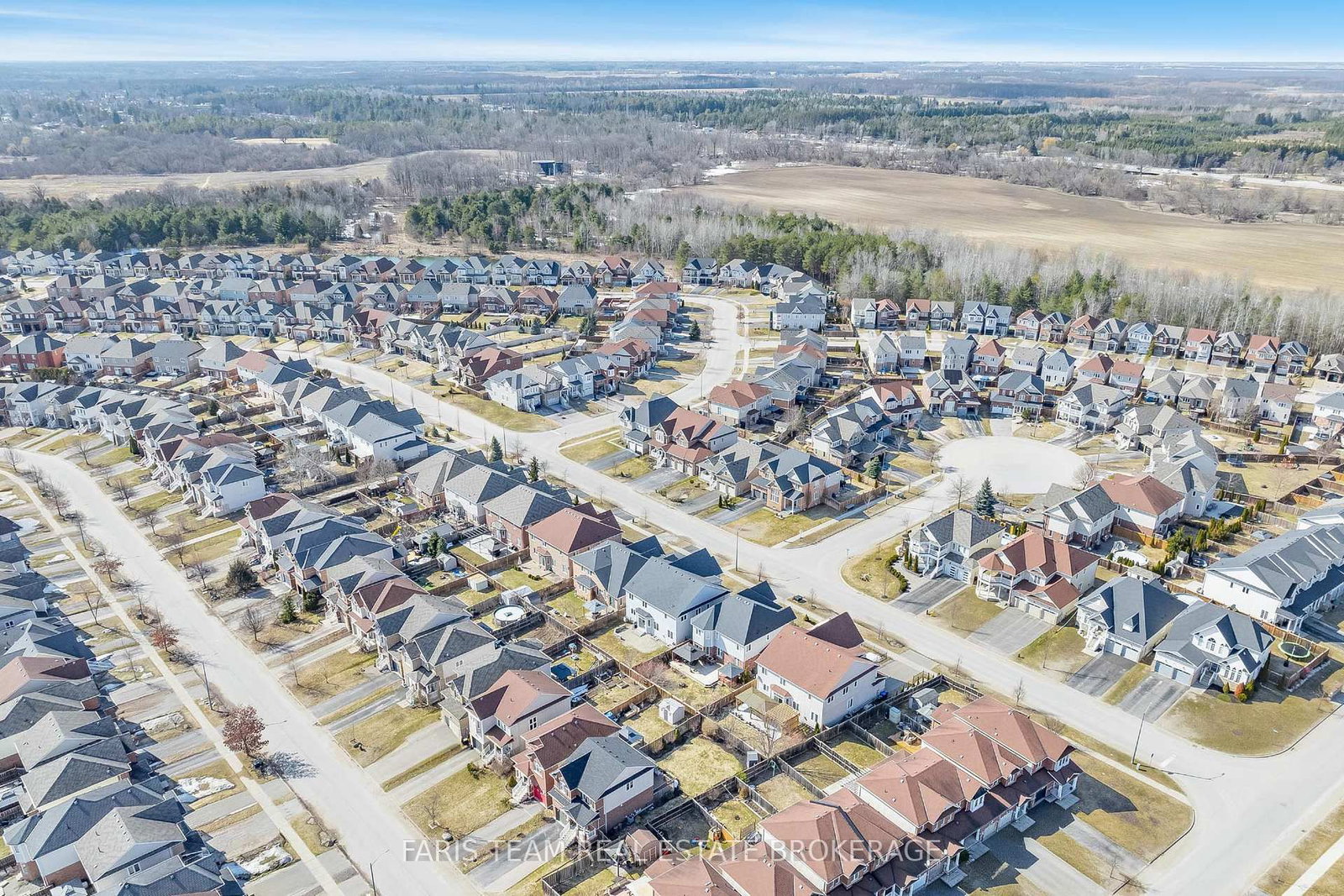 Detached House for sale at 111 Latimer Avenue, Essa, Ontario, L3W 0N1 - Angus - MLS: N13001416