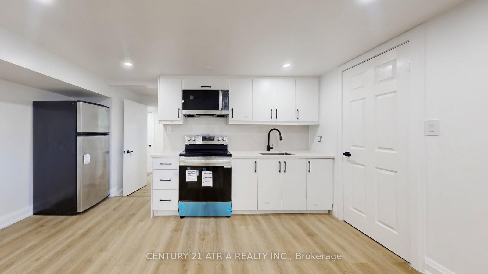 Detached House for sale at 392 Bent Crescent, Richmond Hill, Ontario, L4C 1C3 - Crosby - MLS: N13001530