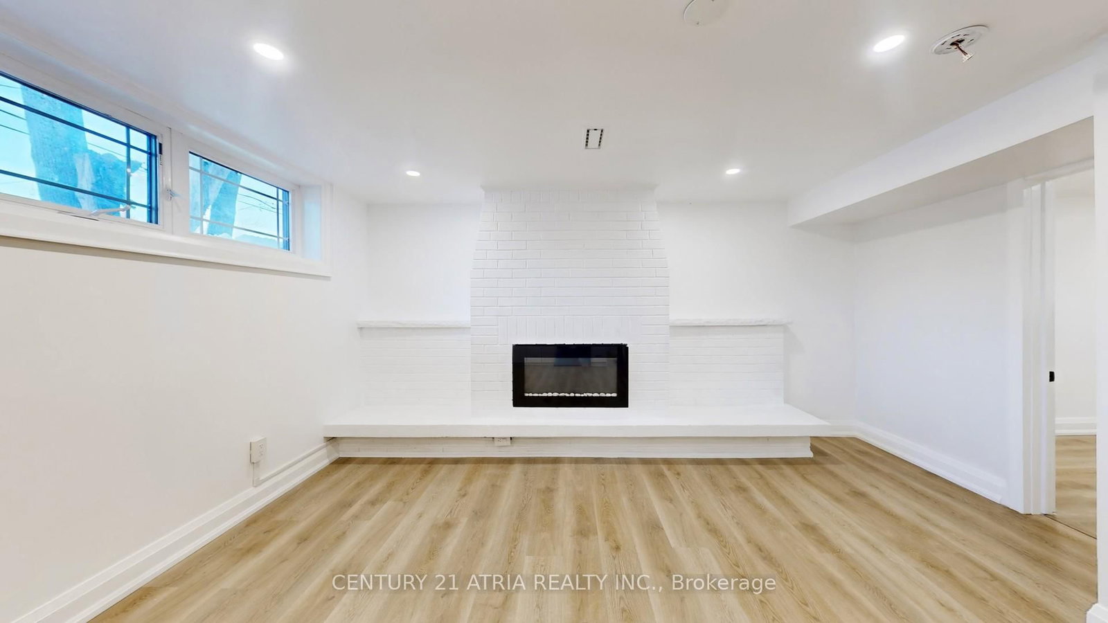 Detached House for sale at 392 Bent Crescent, Richmond Hill, Ontario, L4C 1C3 - Crosby - MLS: N13001530