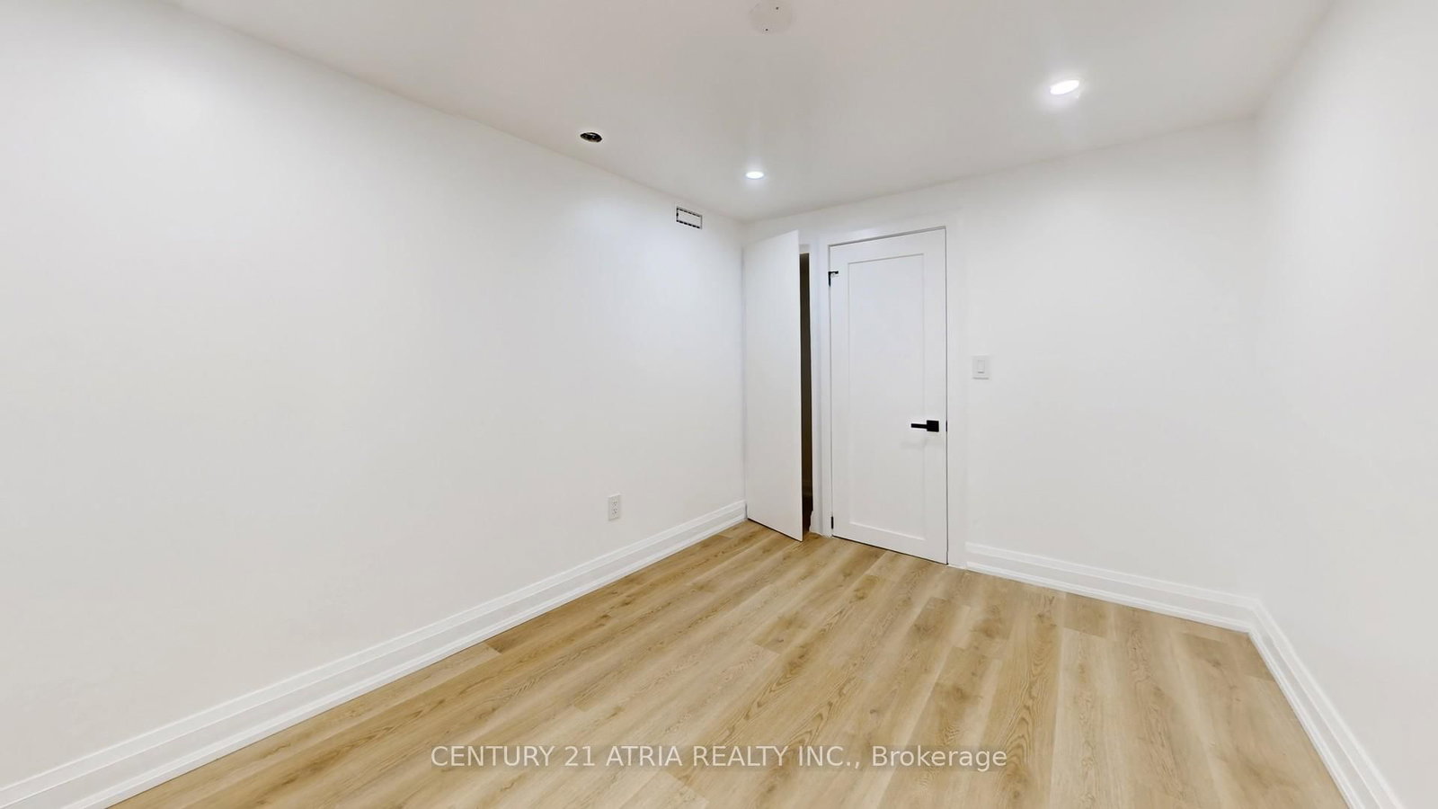 Detached House for sale at 392 Bent Crescent, Richmond Hill, Ontario, L4C 1C3 - Crosby - MLS: N13001530