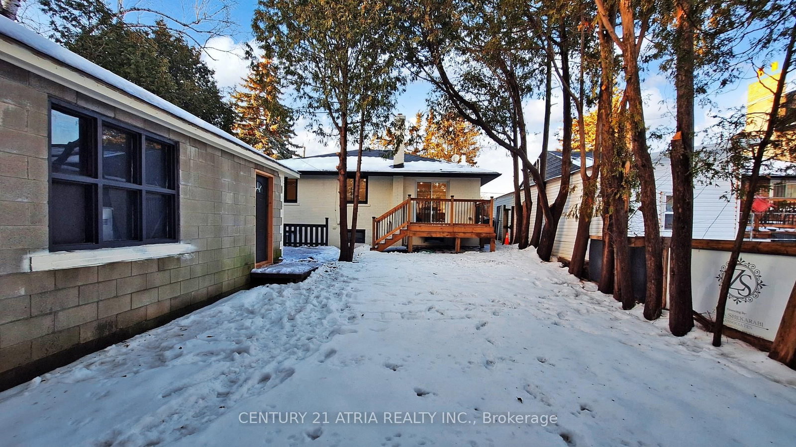 Detached House for sale at 392 Bent Crescent, Richmond Hill, Ontario, L4C 1C3 - Crosby - MLS: N13001530