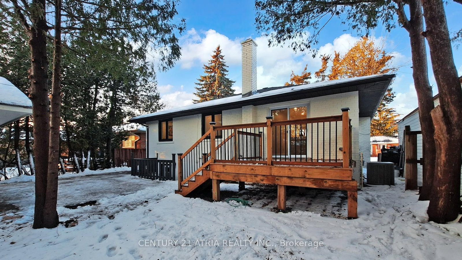 Detached House for sale at 392 Bent Crescent, Richmond Hill, Ontario, L4C 1C3 - Crosby - MLS: N13001530