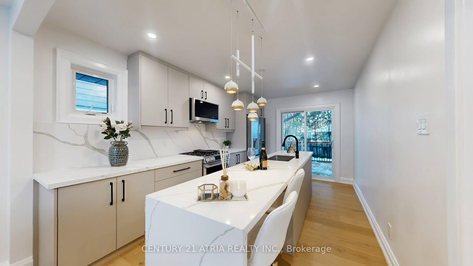 Detached House for sale at 392 Bent Crescent, Richmond Hill, Ontario, L4C 1C3 - Crosby - MLS: N13001530