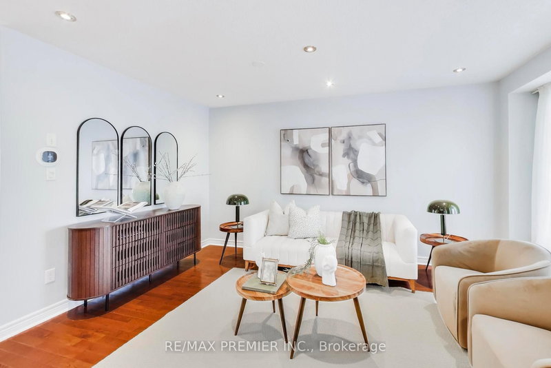 135 Richard Coulson Cres, Whitchurch-Stouffville, L4A 0H9 | Image 2