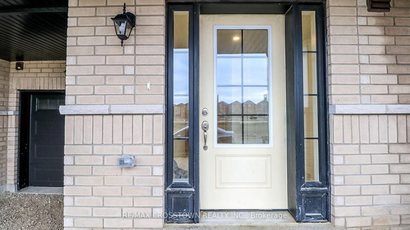 30 - 1989 Matteer Crt, Innisfil, L9S 4T9 | Image 3