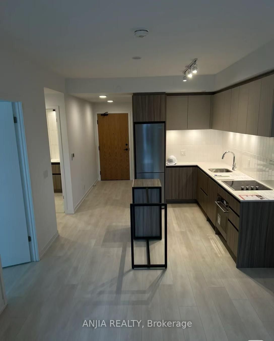 8 Beverley Glen Boulevard, Unit D420