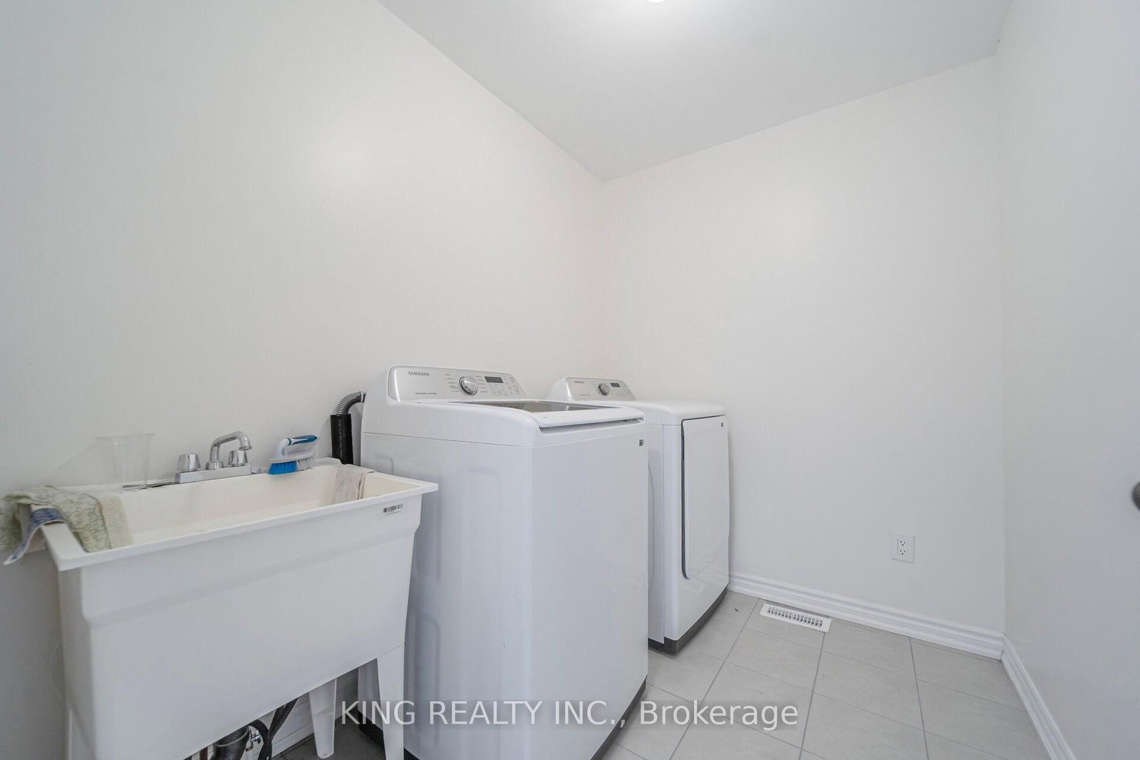 69 Lawrence D. Pridham Avenue - Photo 36