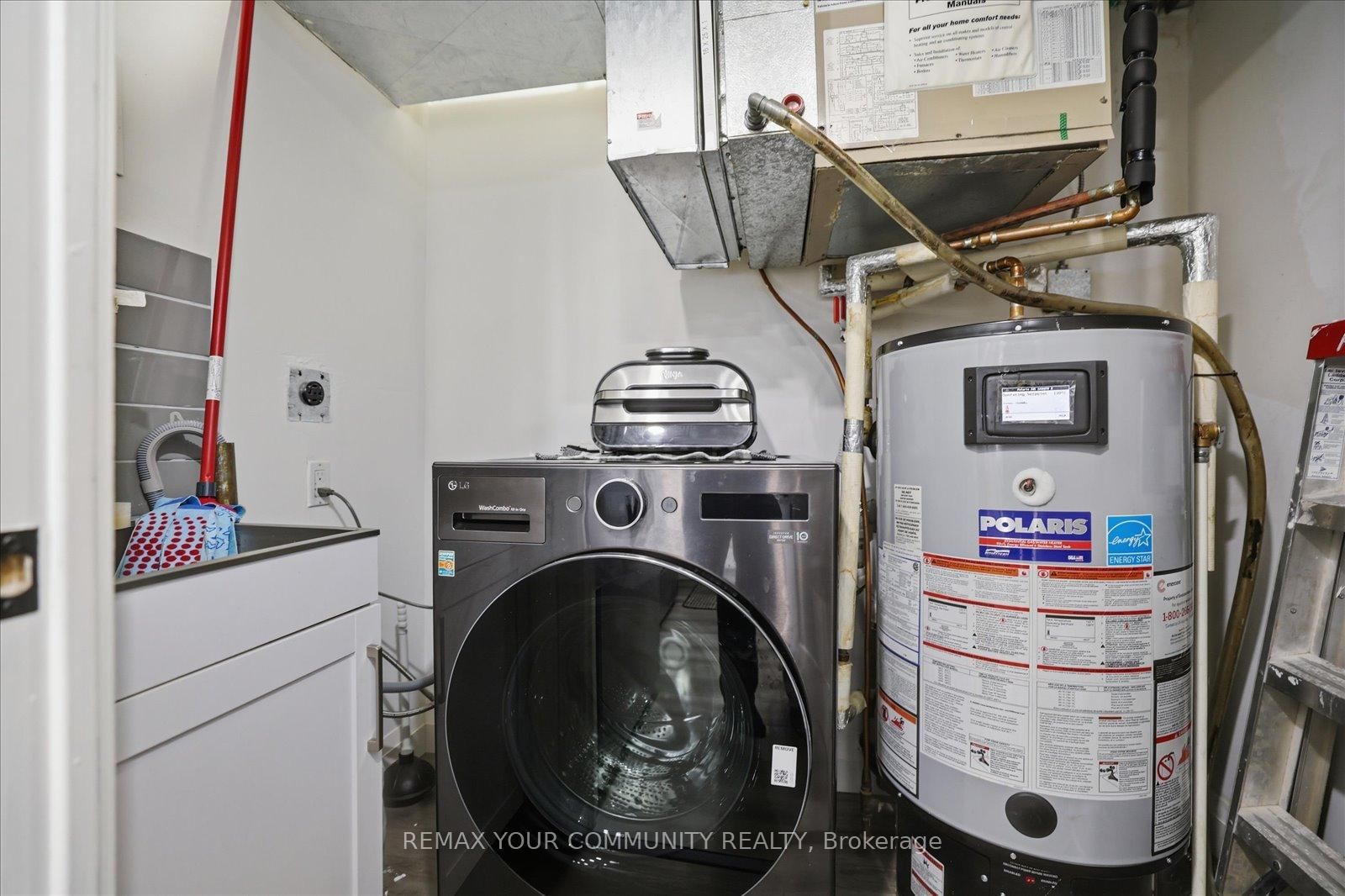 121 Woodbridge Avenue, Unit 313
