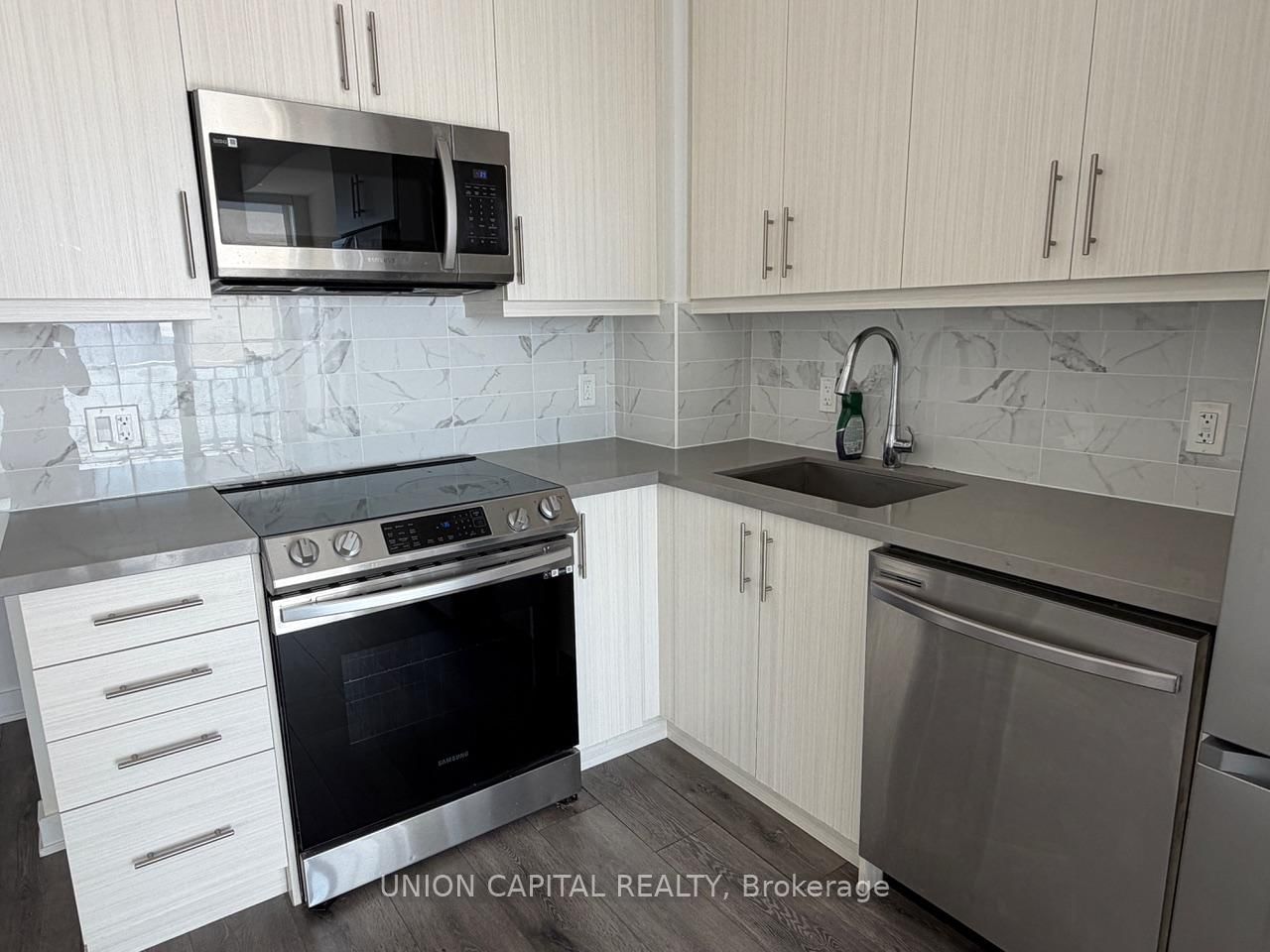 105 Oneida Crescent, Unit 1201 - Photo 5