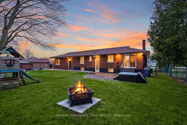 1587 Mount Albert Road