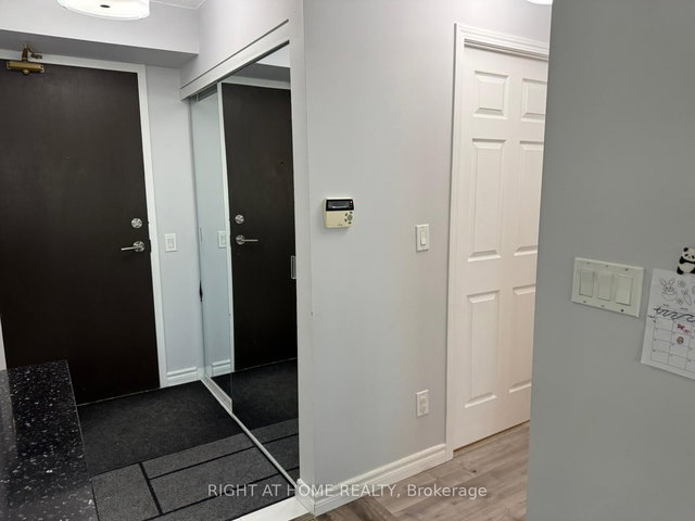 1102 - 23 Oneida Crescent