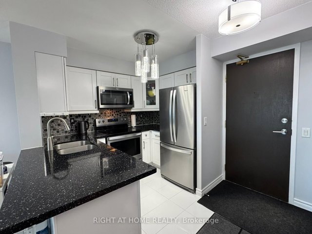 1102 - 23 Oneida Crescent