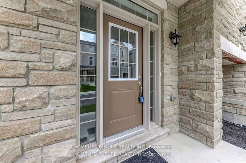 26 Thomas Hope Lane, Markham, L3S 0E9 | Image 3