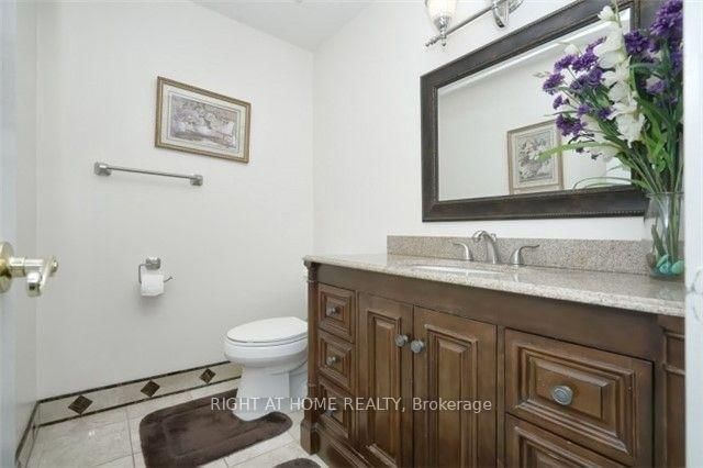 Detached House for sale at 358 Valleymede Drive, Richmond Hill, Ontario, L4B 3E8 - Doncrest - MLS: N13002638