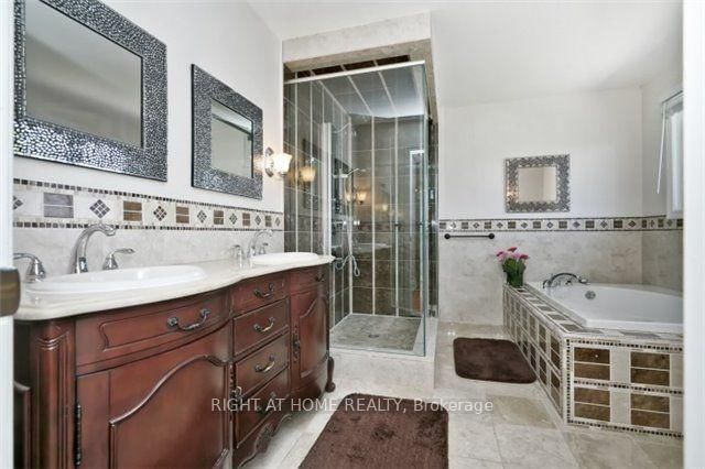 Detached House for sale at 358 Valleymede Drive, Richmond Hill, Ontario, L4B 3E8 - Doncrest - MLS: N13002638