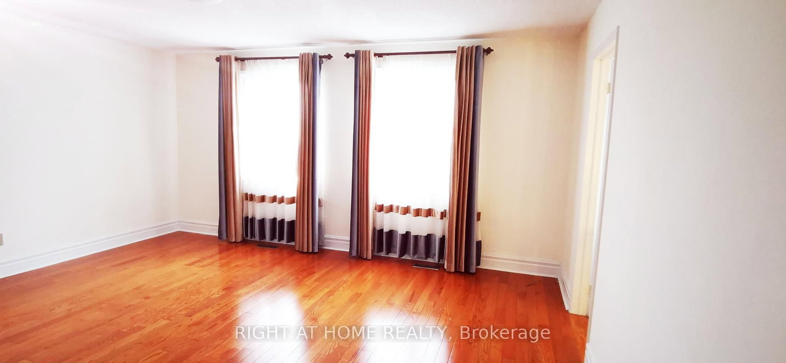 Detached House for sale at 358 Valleymede Drive, Richmond Hill, Ontario, L4B 3E8 - Doncrest - MLS: N13002638