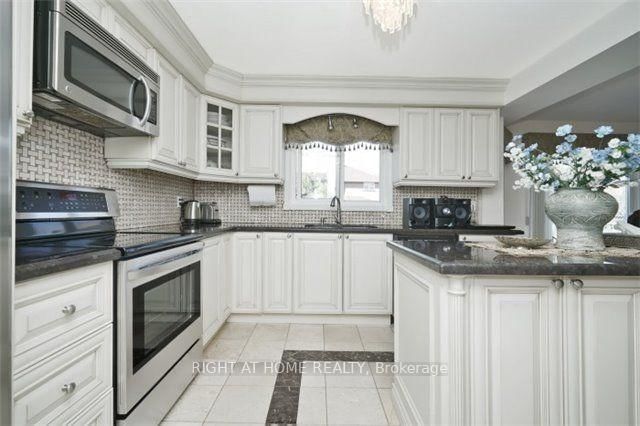 Detached House for sale at 358 Valleymede Drive, Richmond Hill, Ontario, L4B 3E8 - Doncrest - MLS: N13002638