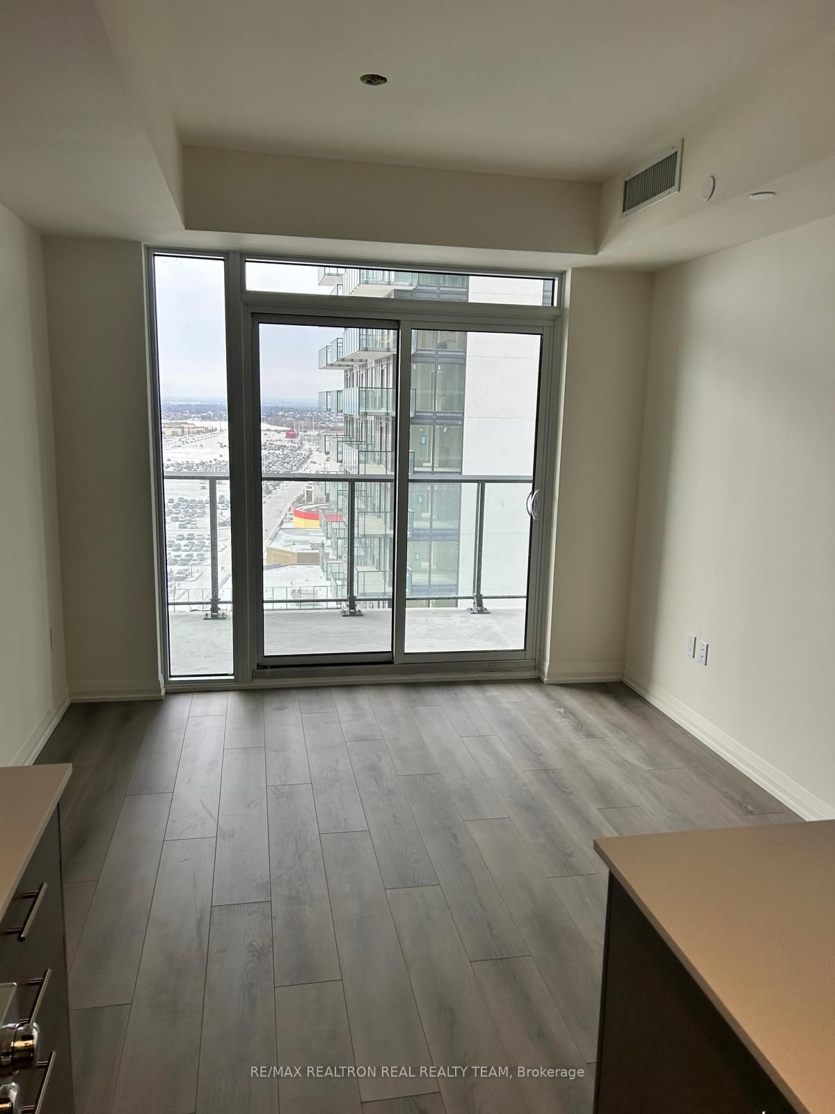 8960 Jane Street, Unit 1211 - Photo 3