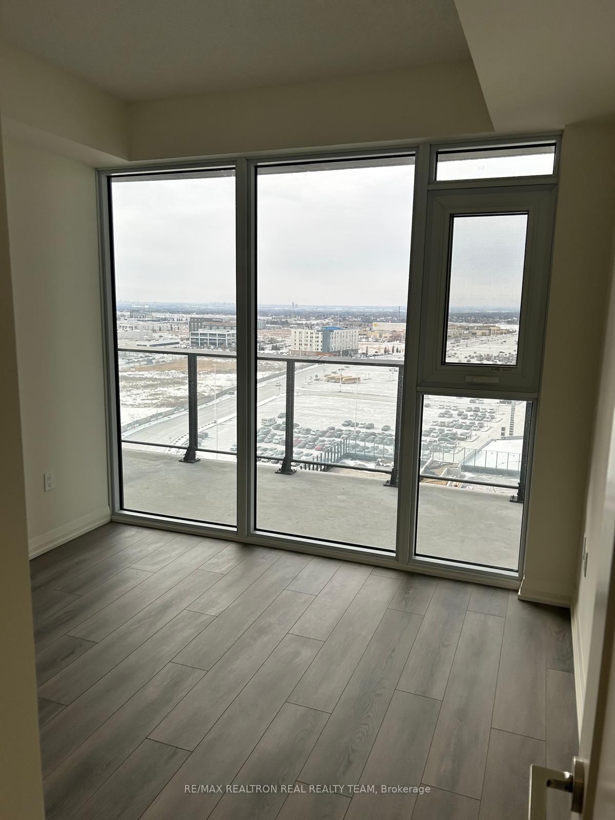 8960 Jane Street, Unit 1211 - Photo 5