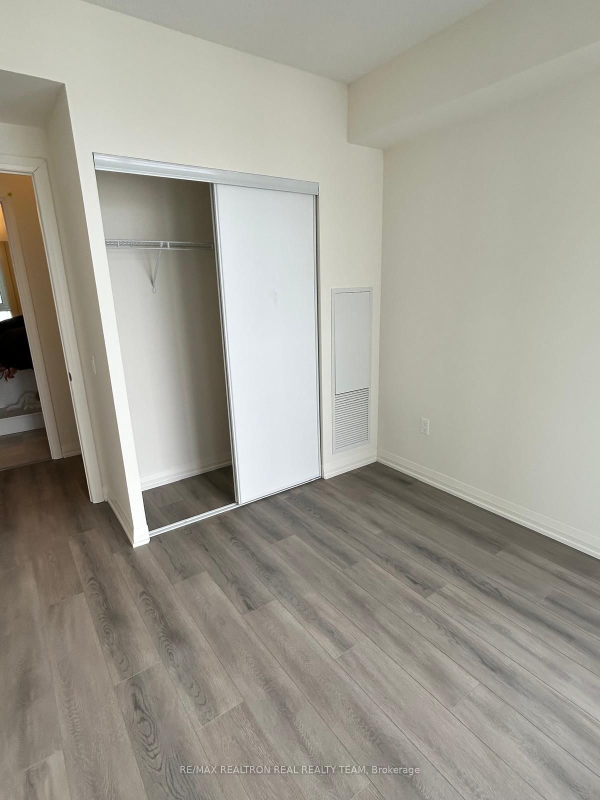 8960 Jane Street, Unit 1211 - Photo 6