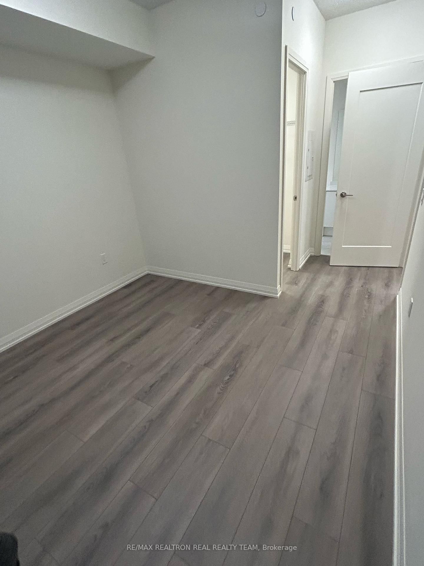 8960 Jane Street, Unit 1211 - Photo 7