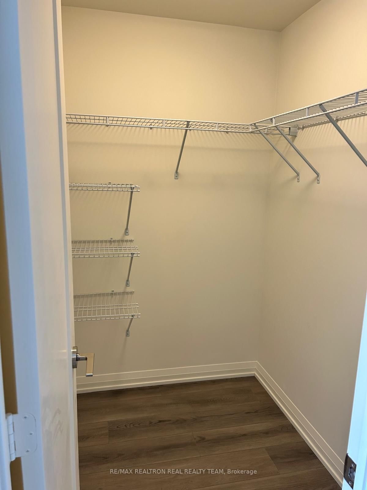 8960 Jane Street, Unit 1211 - Photo 8