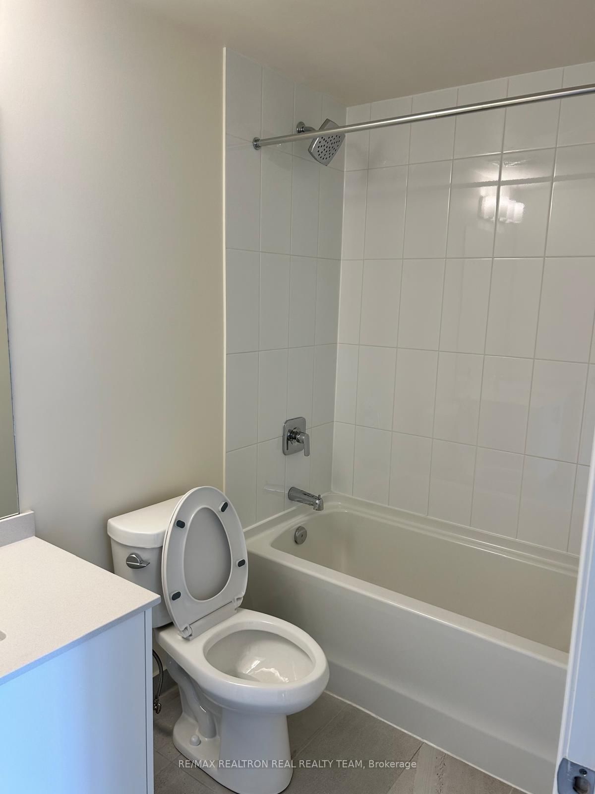 8960 Jane Street, Unit 1211 - Photo 9