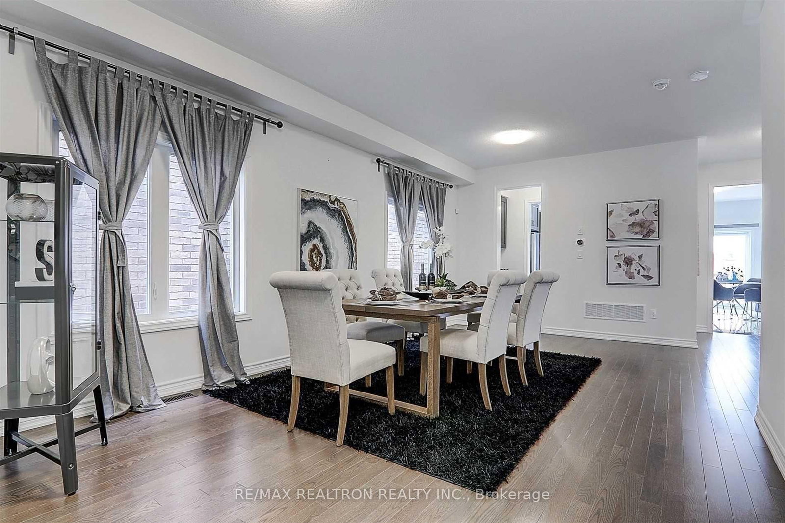 112 Connell Drive - Photo 2