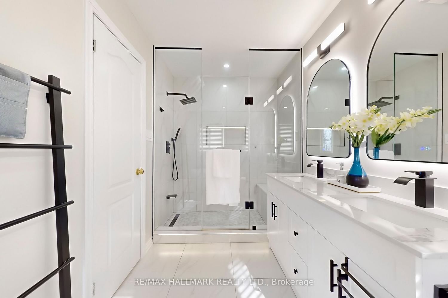 Detached House for sale at 17 Durango Drive, Richmond Hill, Ontario, L4S 2W5 - Westbrook - MLS: N13003410