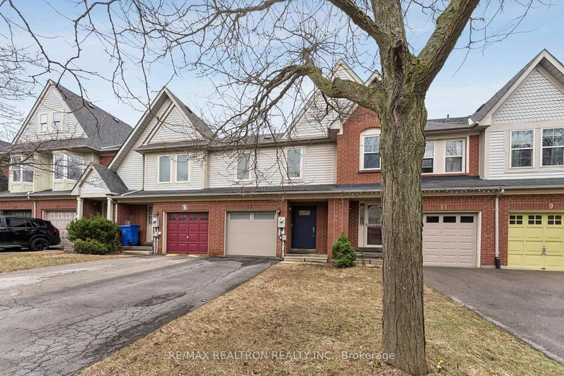 15 Mugford Rd, Aurora, L4G 7H4 | Image 2