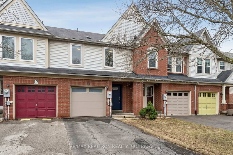 15 Mugford Rd, Aurora, L4G 7H4 | Image 3