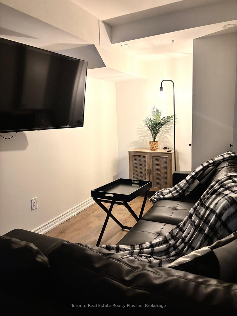 43 Erintol Way, Markham, L3S 3J5 | Image 3