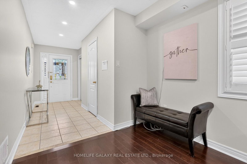 302 Redstone Rd, Richmond Hill, L4S 2V6 | Image 3