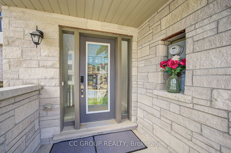 65 Puisaya Dr, Richmond Hill, L4E 1L2 | Image 2