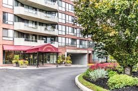 505 - 100 Observatory Lane, Richmond Hill, L4C 1T4 | Image 2