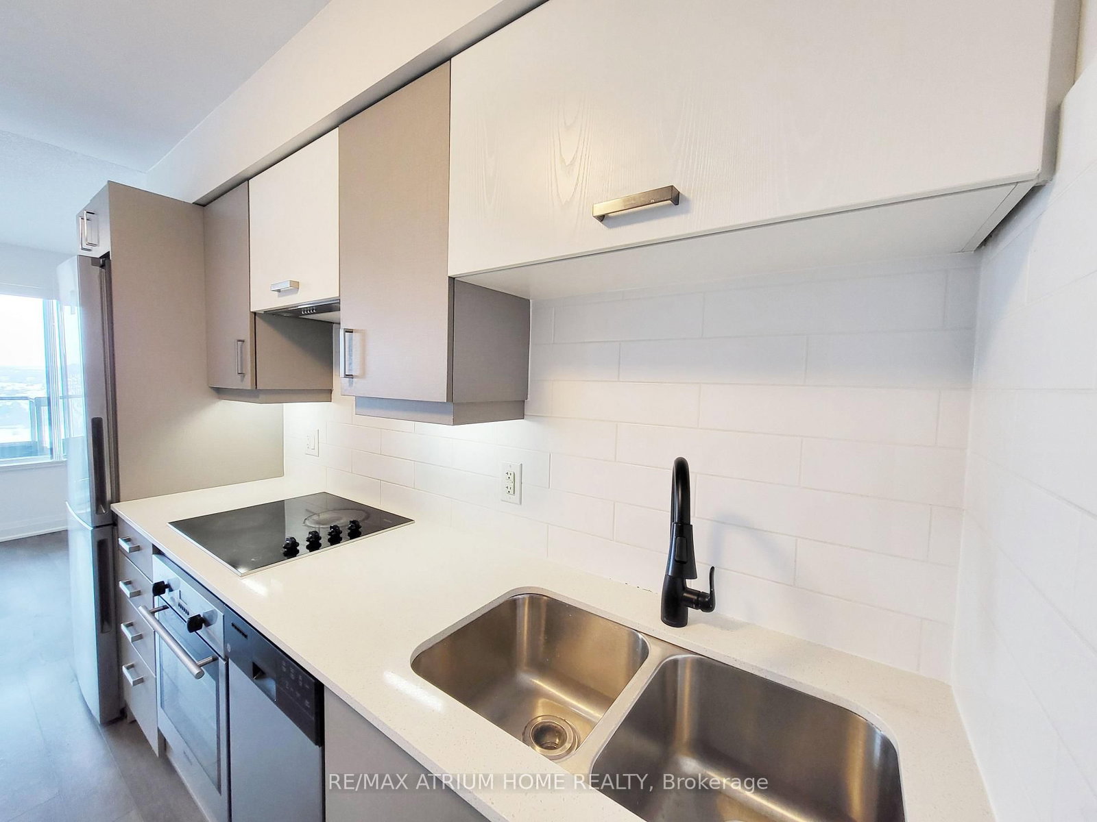 18 Uptown Drive, Unit 1801 - Photo 3