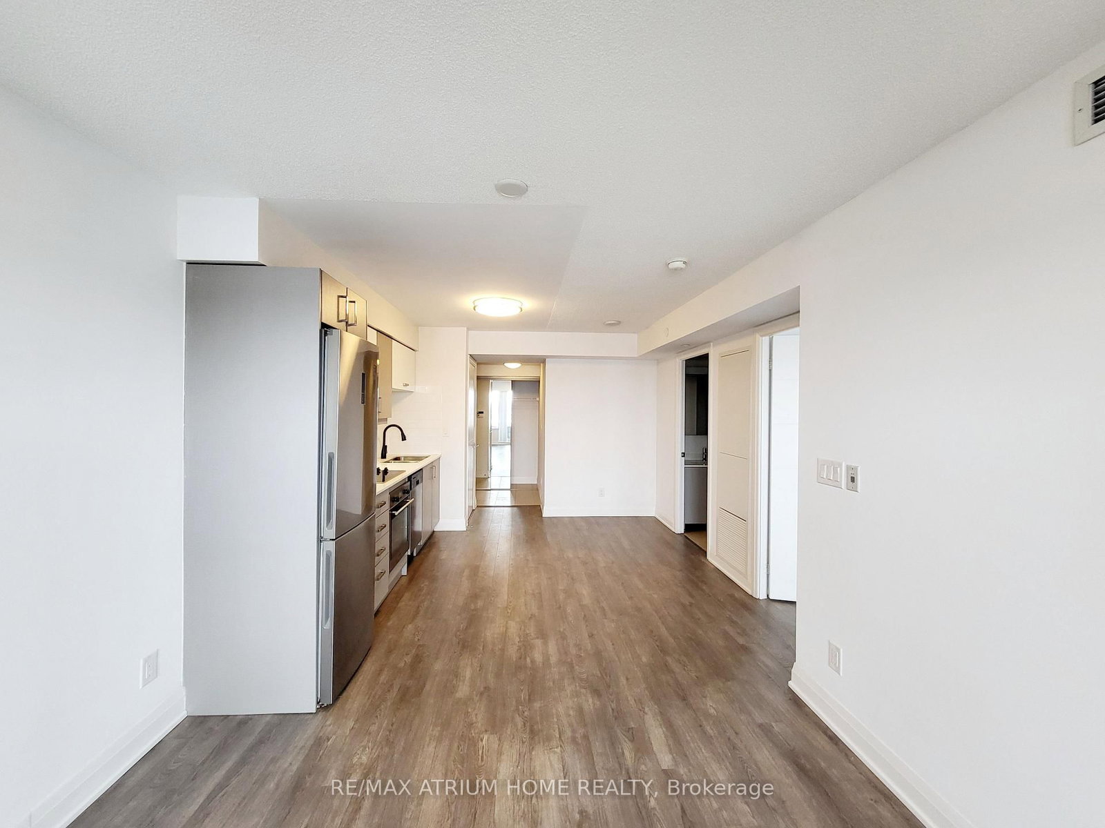 18 Uptown Drive, Unit 1801 - Photo 5